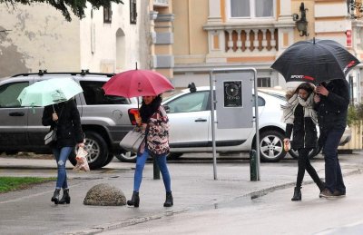 Možda neće biti potrebni kaputi, ali kišobran svakako pripremite