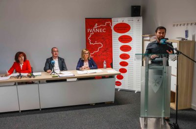 GRADSKO VIJEĆE IVANEC Na prvoj radnoj sjednici povećane potpore za prvašiće