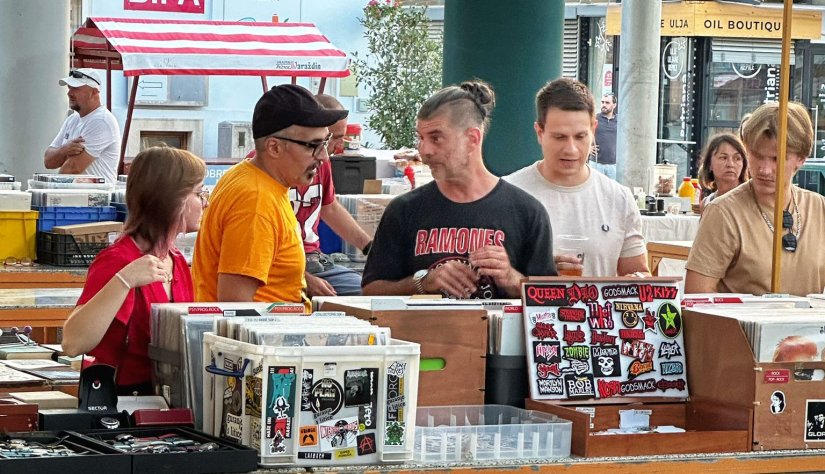 Summer retro vinyl party na varaždinskom placu oduševio