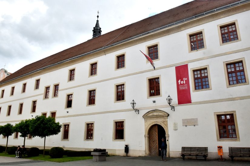 FOI razvio AI asistenta za Moodle: Pametna podrška studentima bez dodatnog opterećenja nastavnika