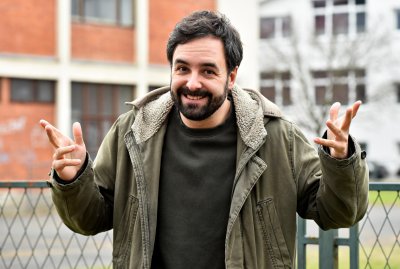Na gradilište stigli strojevi i radnici koji pripremaju teren za postavljanje temelja za Kulturni centar...