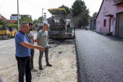 DVD IVANEC Uređeno dvorište i prilaz vatrogasnom domu Ivanec