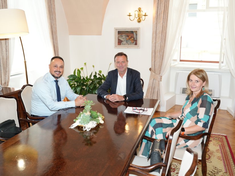 Mario Stančić preuzima dužnost ravnatelja Katoličke osnovne škole Svetog Josipa