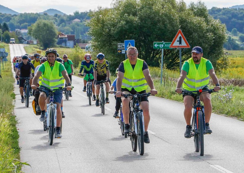 122-oje sudionika bicikliralo rutom „Med skrajski bregi“ dugom 29 kilometara