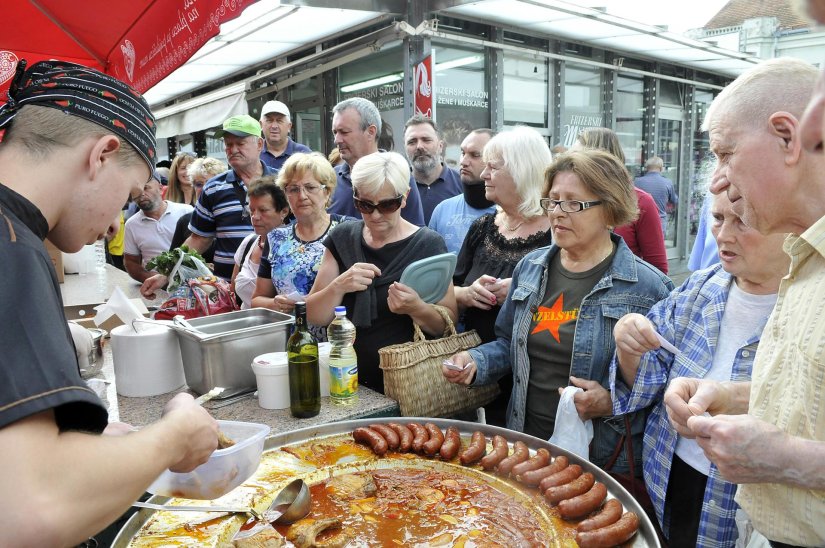 DAN VARAŽDINSKOG PLACA Kuhače i recepti spremni jer priprema se i bira najbolja kotlovina!