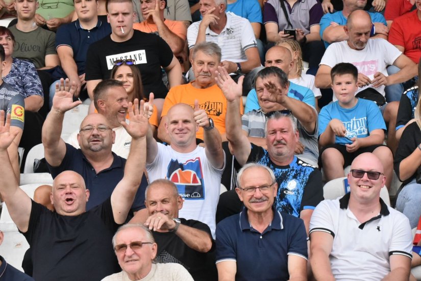 FOTO Na prepunom Gradskom stadionu za bodove se bore Varaždin i Hajduk