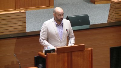 Baksa: &quot;Za stol spremni; poruka umjesto praznih ideoloških svađa i nepravednih poreza&quot;