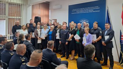 Uz Dan policije, pohvalnice djelatnicima PU varaždinske i obitelji pok. M. Medenjaka
