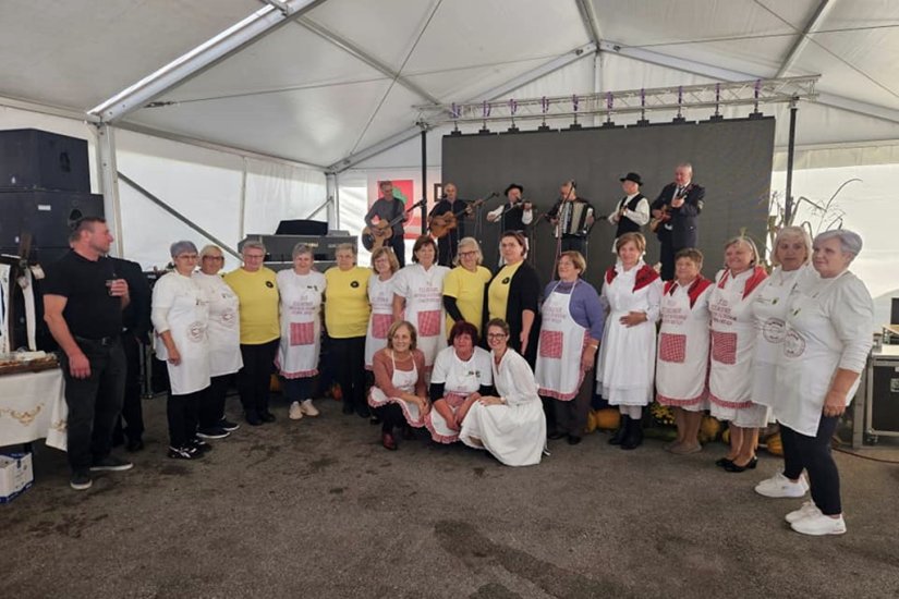 FOTO KUD Klenovnik proslavio 20 godina djelovanja, očuvanja tradicije i promoviranja kulturne baštine svoga kraja