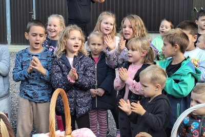 FOTO Šetnjom, pjesmom i kestenima završio Dječji tjedan u topličkoj Tratinčici