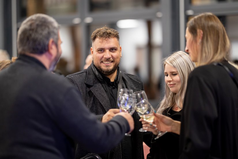 Cabaret „Kaj je ljubav“ Adama Končića stiže u Štrigovu povodom Martinja – večer vina, glazbe i smijeha