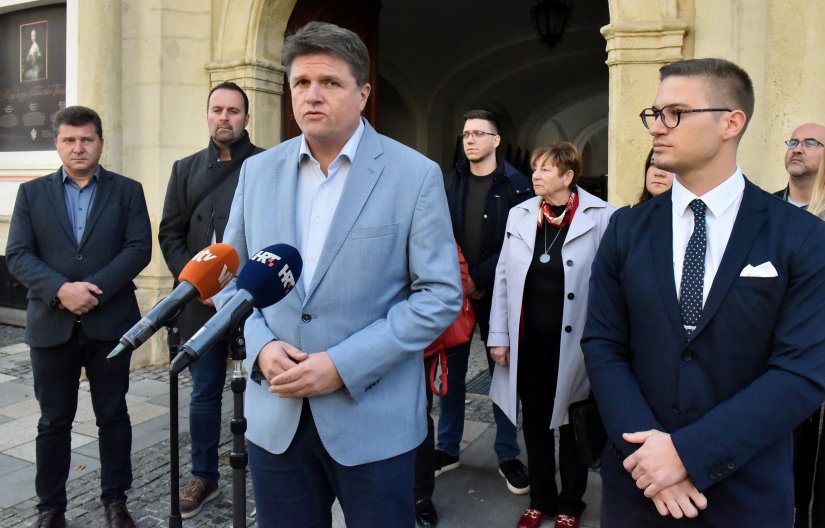 Klub vijećnika SDP-a: HDZ-u “politički cirkus”, a građanima svakodnevni horor
