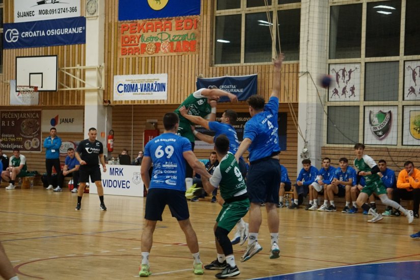 FOTO Rukometaši Vidovca sinoć, pred svojim gledateljima, završili nastup u hrvatskom Kupu