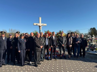 FOTO OPĆINA PETRIJANEC Položeni vijenici povodom blagdana Svih svetih