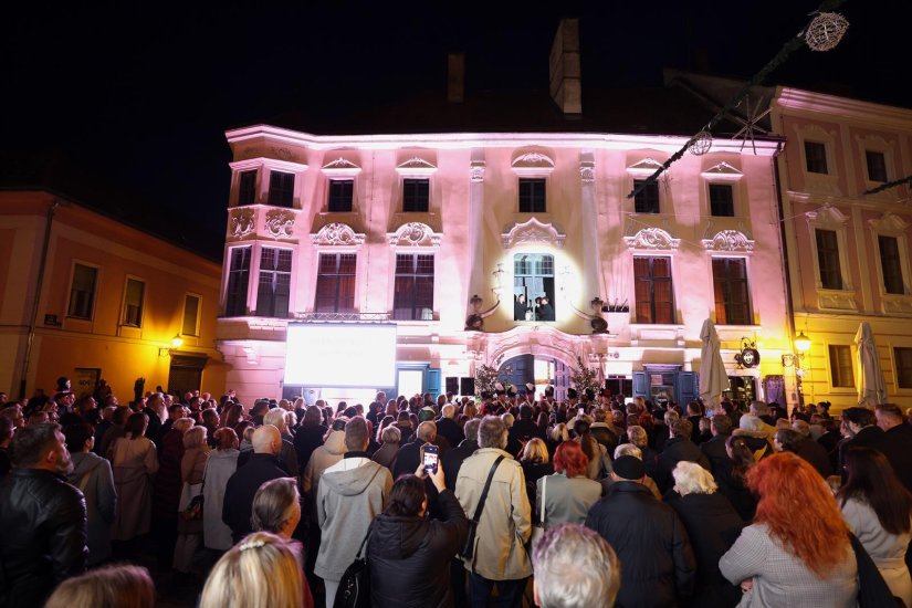 FOTO Od blaga Perzije do &quot;cvrčka&quot; iz špilje Vindije - Varaždinski spomenar za 100. rođendan Muzeja