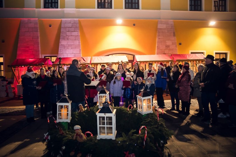 Adventska čarolija stiže u Varaždinske Toplice! Uživajte u kuhanom vinu, finoj hrani i dobroj glazbi