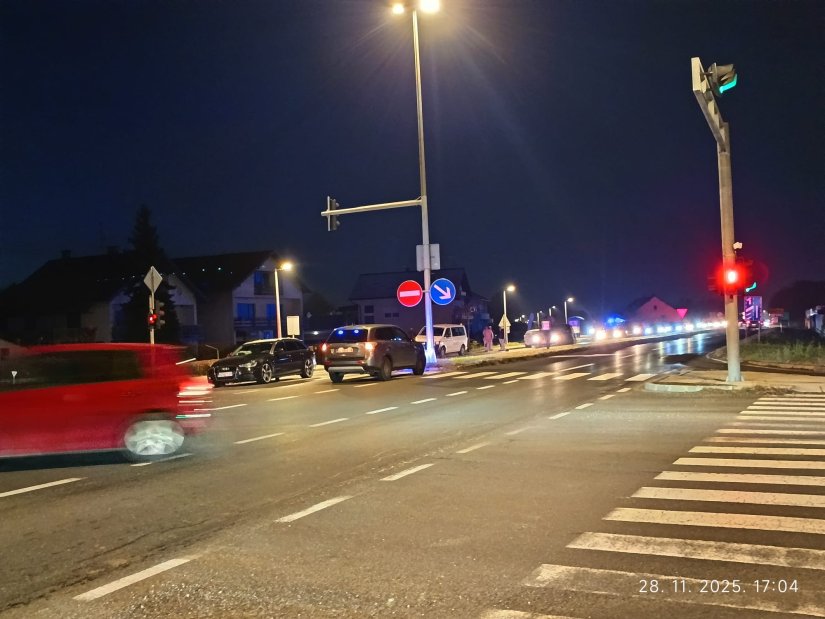 FOTO Na državnoj cesti D3 u Turčinu sudarila se četiri vozila