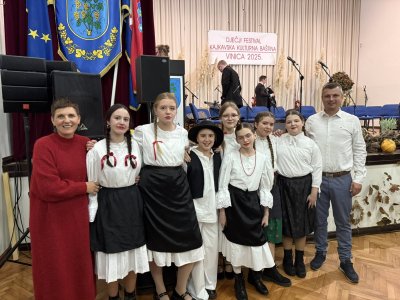 FOTO Učenice OŠ Petrijanec sudjelovale na dječjem festivalu &quot;Kajkavska kulturna baština&quot;