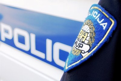 40-godišnjak iz vatrenog oružja ranio 28-godišnjakinju, a potom i 29-godišnjakinju, jedna žena preminula