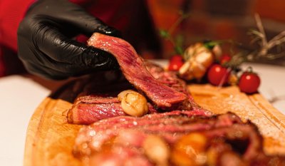 STEAKHOUSE MASNI BRK Uz Steakhouse Masni Brk – omastite brk!