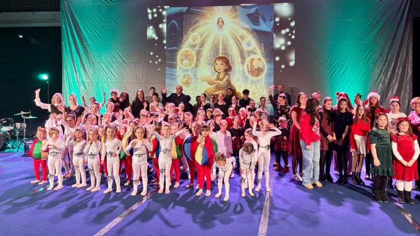 FOTO U Areni održana Božićna produkcija DND-a Varaždin