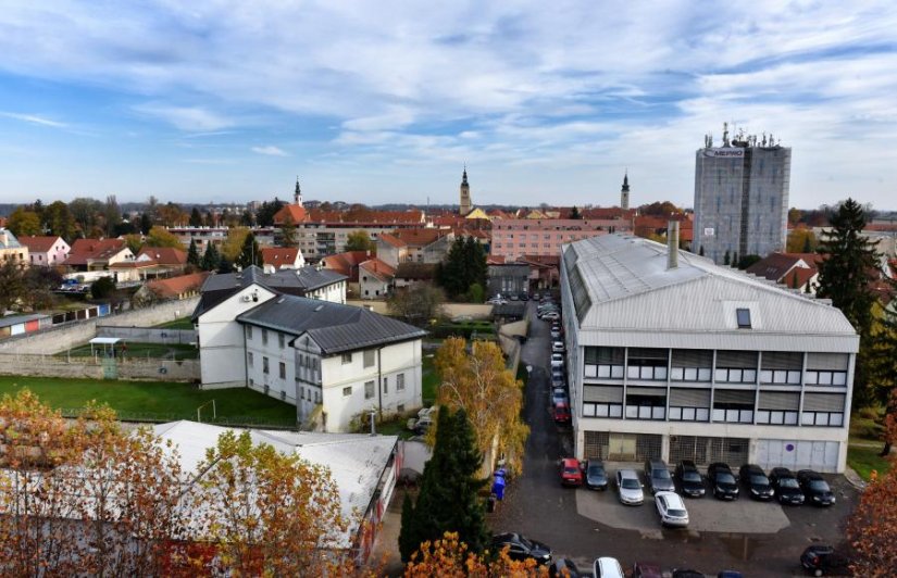 Davio 29-godi&scaron;njakinju, a 48-godi&scaron;njakinji koja joj priskočila u pomoć - koljenima i rukama stezao vrat!?