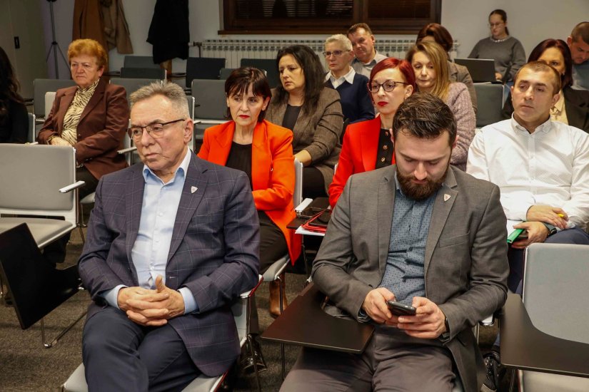 IVANEC Donesen Proračun, a Gradska knjižnica seli u centar grada, na prvi kat Robne kuće