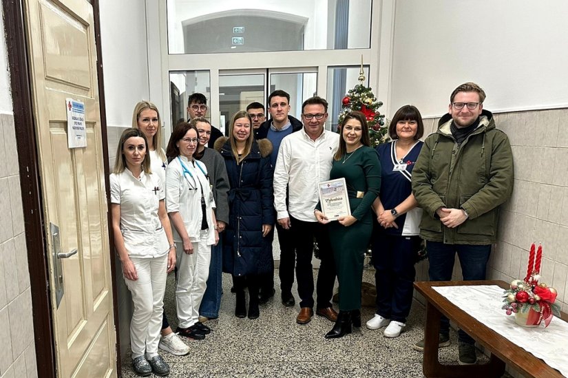 Mladež HDZ-a razveselila najmlađe pacijente Opće bolnice Varaždin