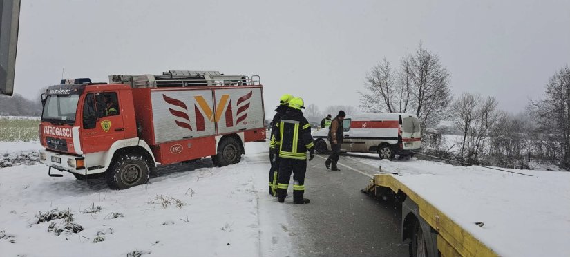 Intervencija DVD Maru&scaron;evec zbog zimskih uvjeta na cesti Greda &ndash; Cerje Tužno