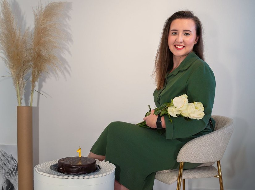 Dolazi iz Voće i sebe naziva 'budućom najpoznatijom portretisticom iz Hrvatske'