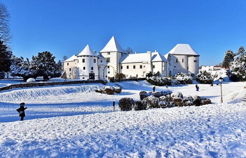 Dječak se sanjkao na Starom gradu, a netko mu je iz jakne ukrao mobitel