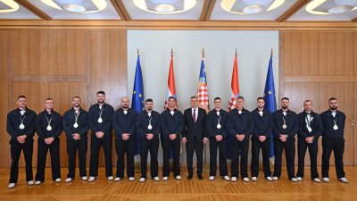 Milanović ugostio Hrvatski sportski savez gluhih, među njima i Bruna Var&scaron;ića te Florijana Kolarića