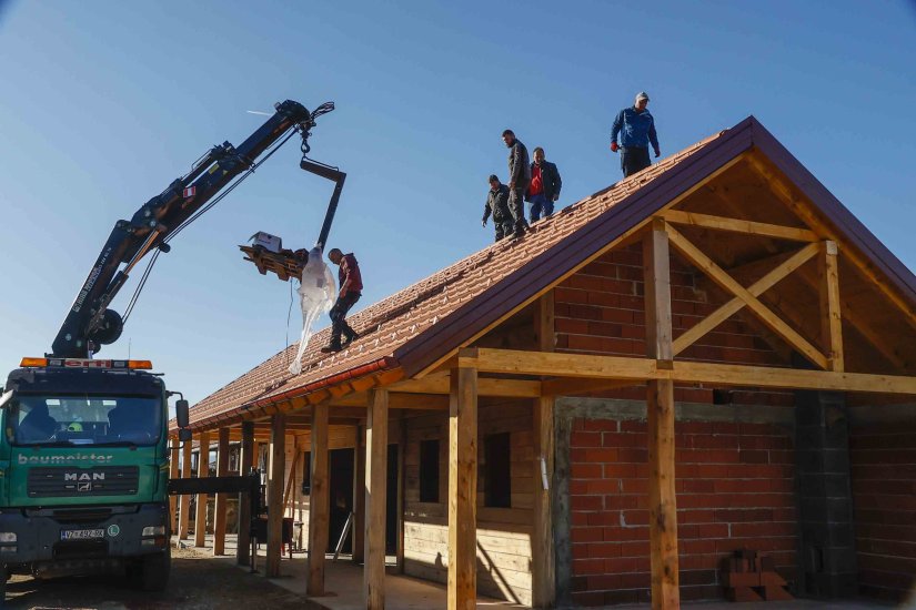 ETNO KUĆA BEDENEC Gradonačelnik Batinić potpisao ugovor o nastavku radova na uređenju Etno hiže
