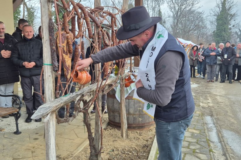 FOTO U Klenovniku proslavljeno Vincekovo uz blagoslov vinograda i 15 godina kapele Svetog Vinka