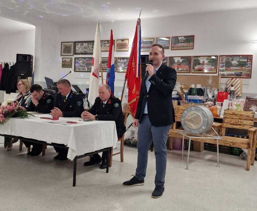 OPĆINA VELIKI BUKOVEC Godi&scaron;nja skup&scaron;tina DVD-a Dubovica i Udruge žena Dubovica