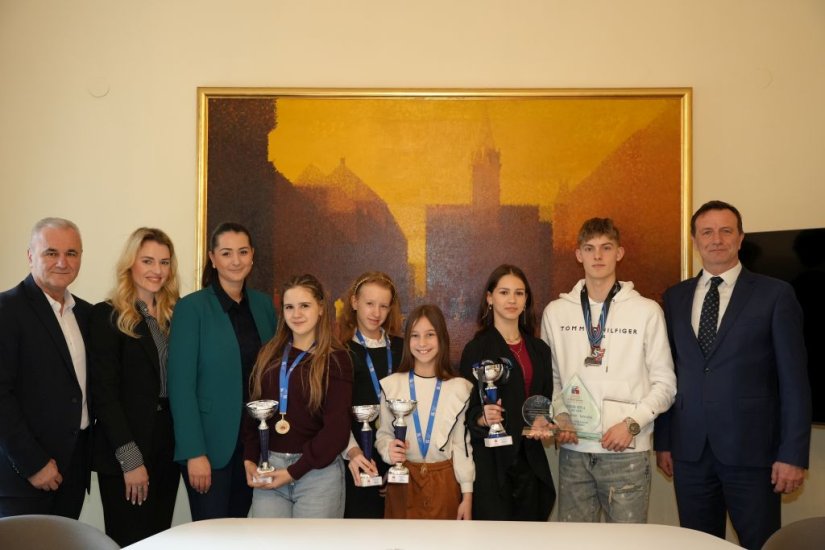 Gradonačelnik Bosilj primio državne prvake Sportskog plesnog kluba "Valcer&ldquo;