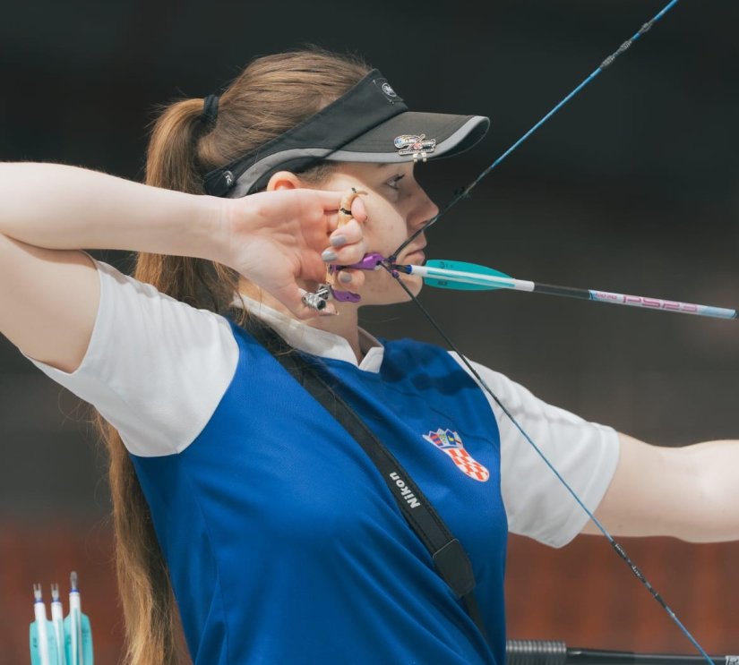 Amanda Mlinarić dvoranska viceprvakinja Europe, njena sestra Aurelija također osvojila srebro kod juniorki