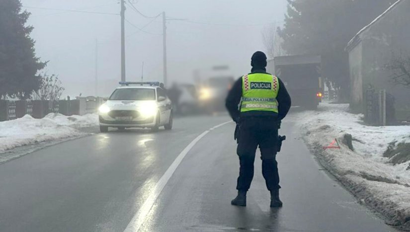 Vozio pijan, bez vozačke i to neregistriran auto i jo&scaron; na kraju sletio s ceste