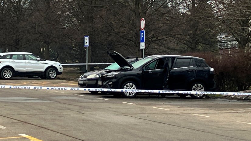 FOTO Dvije mu&scaron;ke osobe zapalile auto na parkirali&scaron;tu kod varaždinskog groblja?!