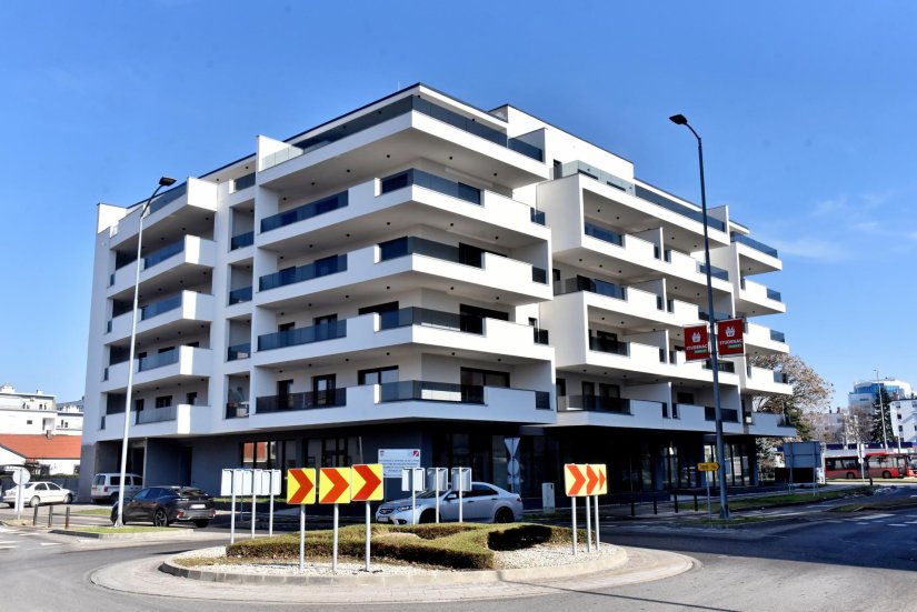 Ne mogu u kupljene i isplaćene stanove, a niti do svog pologa, pa tuže investitora