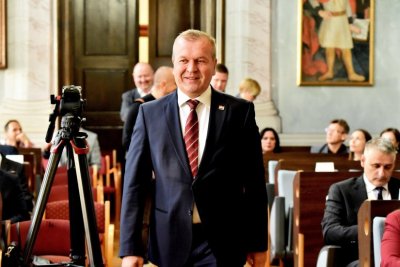 Stričak odgovorio Bedekoviću: "Kako netko može imati devet stanova i ostale nekretnine, uz posao tajnika &scaron;kole?"