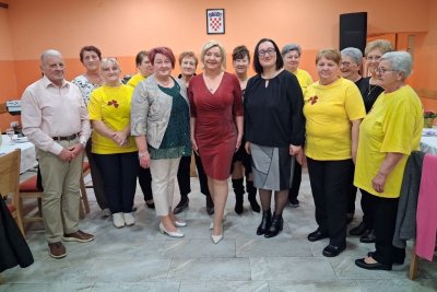 TRNOVEC Udruga žena &bdquo;Cvijet&rdquo; &Scaron;emovec uz večer smijeha i pjesme obilježila Međunarodni dan žena