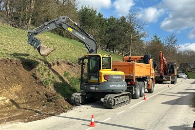 FOTO Breznički Hum: Počela sanacija ceste &Scaron;ćepanje&ndash;Zahumlje i odrona u Rade&scaron;iću