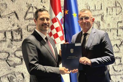 Bespovratna sredstva za sustav navodnjavanja na igrali&scaron;tu NK Sloboda Tužno