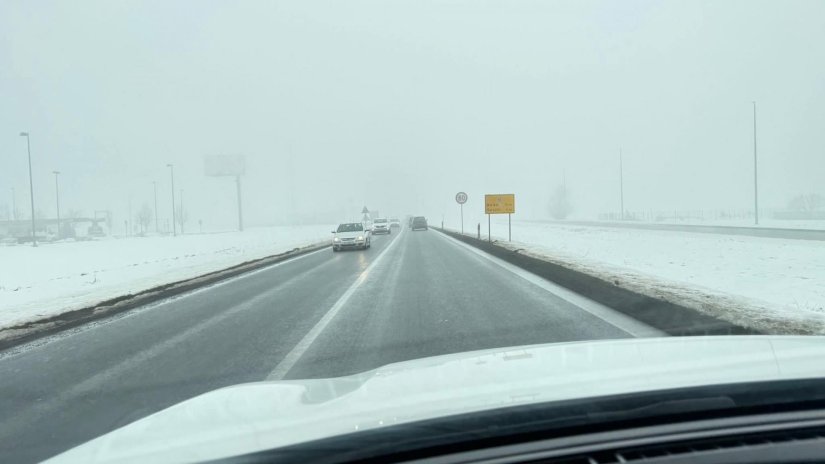 Iz Hrvatskih cesta upozoravaju vozače na sutra&scaron;nju najavu zimskih uvjeta na cestama; "Vozite odgovorno!"