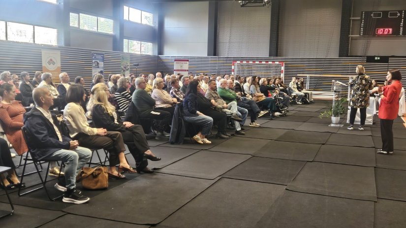 FOTO Dan udruga u Medicinskoj &scaron;koli Varaždin potaknuo učenike na volontiranje