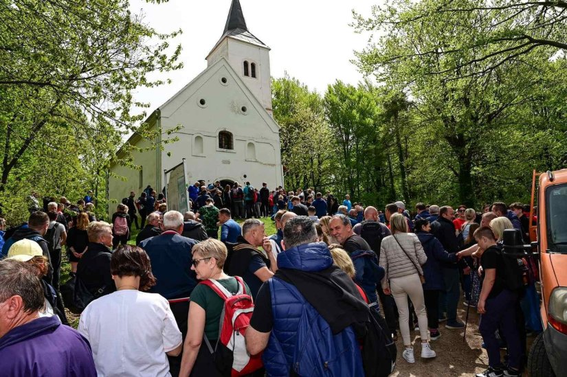 USKRSNI PONEDJELJAK Dođite na tradicionalno druženje na Ravnoj gori, uz svetu misu i podjelu graha