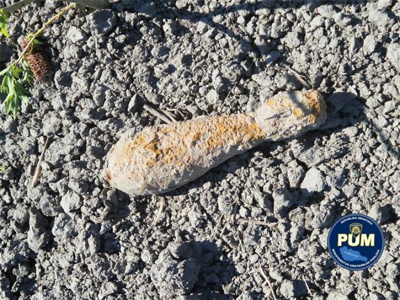 U polju pronađena mina iz Drugog svjetskog rata - sigurno uklonjena