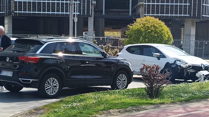 Sudar u Vrazovoj ulici: Vozilo blokiralo obje trake