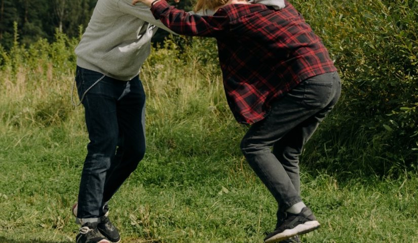 Velika podnevna tučnjava u Pribislavcu, pronađena i poluautomatska pu&scaron;ka